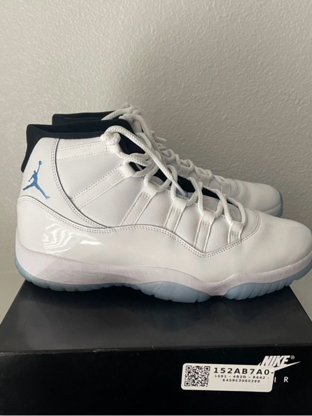 Jordan 11 retro Columbia legend blue size 13